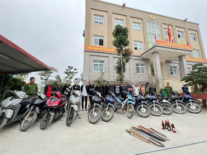 Hà Nội: Ngăn chặn vụ hơn 40 thanh thiếu niên mang dao, kiếm đuổi đánh nhau trên phố