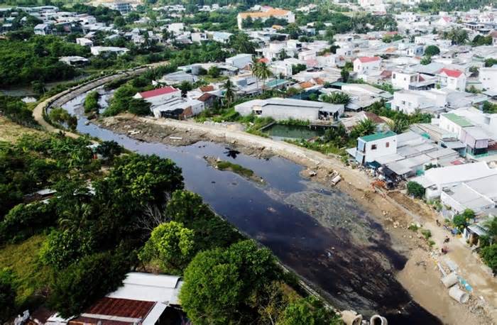 Khánh Hòa xử lý nước rỉ từ rác bãi Rù Rì bằng đập tràn, hồ sinh học