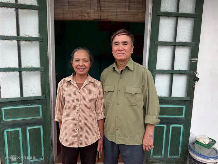 Vợ chồng nghèo cắt đất, tặng nhà cho hàng xóm