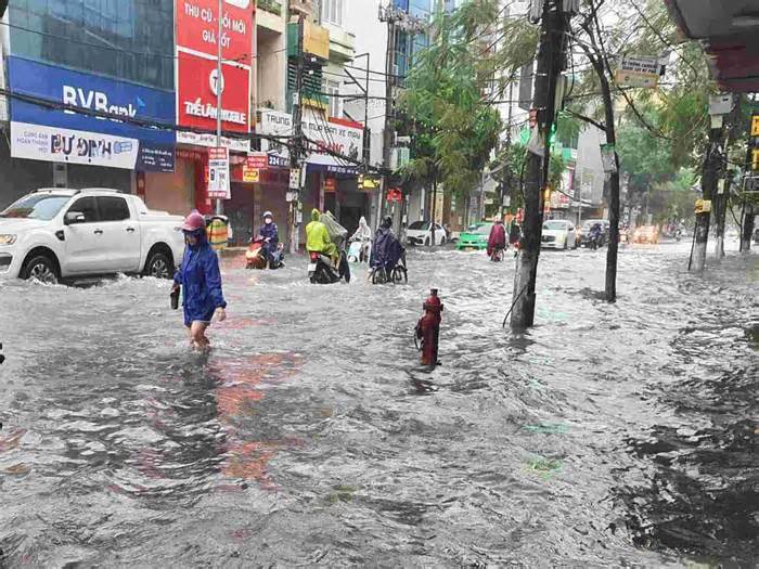 Nguyên nhân gây mưa to xối xả, ngập lụt ở Quảng Ninh và Hải Phòng