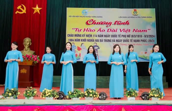 Nữ đoàn viên công đoàn Nghệ An sôi nổi hưởng ứng Tuần lễ áo dài