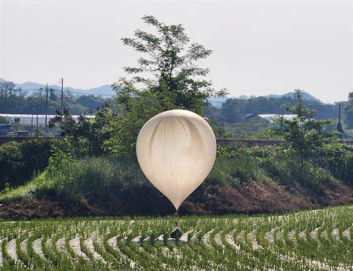 Triều Tiên dọa thả thêm bóng bay chứa rác vào Hàn Quốc