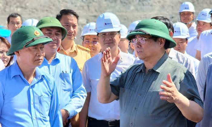 Thủ tướng yêu cầu sớm đưa vào khai thác các cao tốc qua Nam Trung Bộ