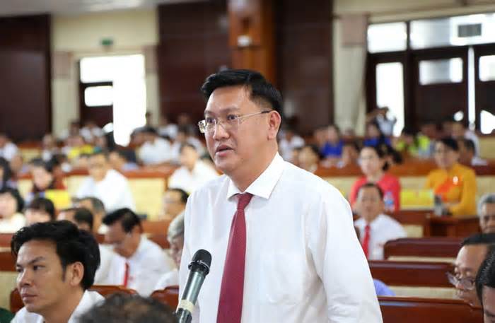 Chất vấn lý do Cần Thơ ngập kéo dài, nhân sự cấp xã 'vừa thừa, vừa thiếu'