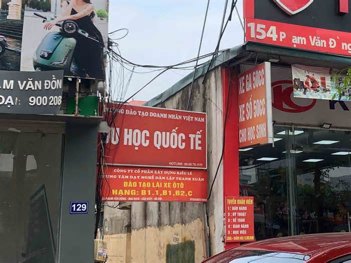 Shipper 'chóng mặt' vì con phố có nhiều số nhà giống nhau ở Hà Nội