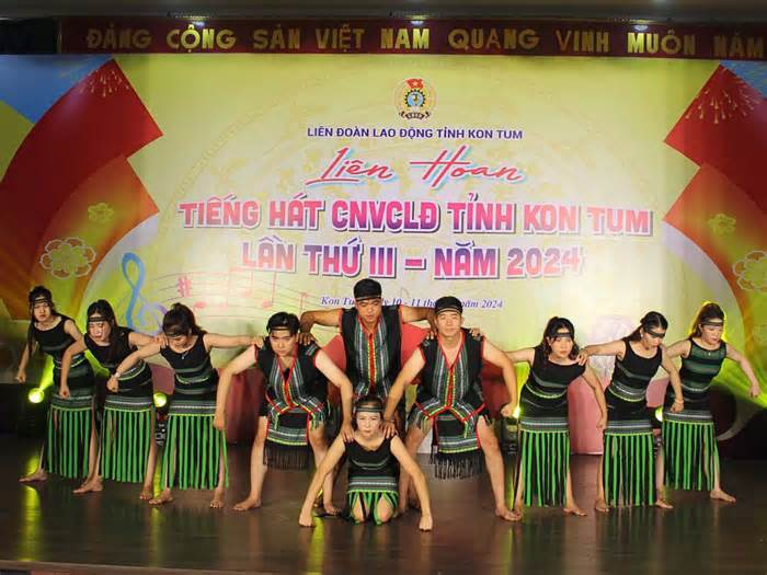Liên đoàn Lao động tỉnh Kon Tum khai mạc Liên hoan Tiếng hát năm 2024