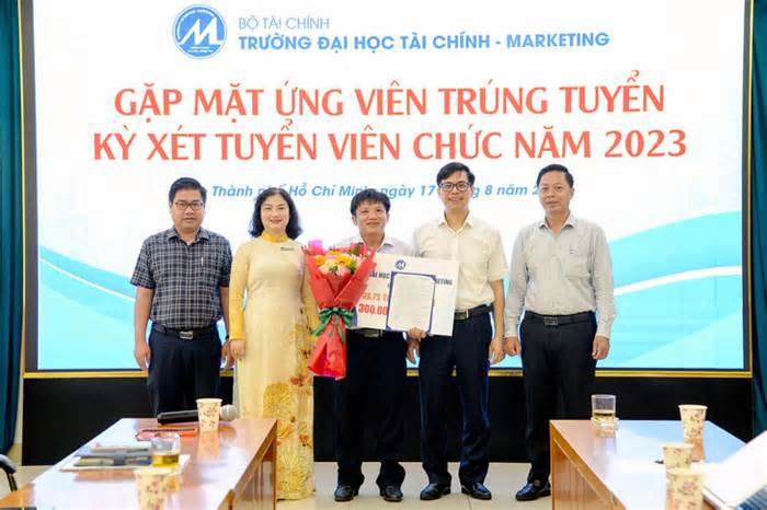 Trường đại học 'khát' giáo sư, phó giáo sư