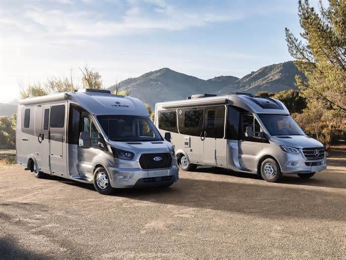 Nhà di động Mercedes-Benz đựng đủ đồ chơi ngoài trời vẫn vẫn tiện nghi như căn hộ cao cấp