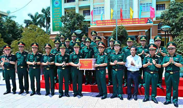 Đại tướng Phan Văn Giang thăm Bộ đội Biên phòng tỉnh Thừa Thiên Huế