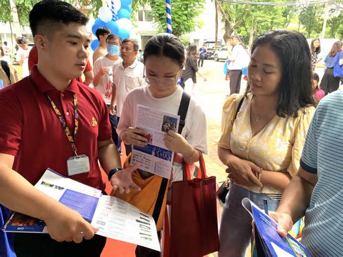 Điểm chuẩn Trường ĐH Văn hóa TP.HCM tăng sốc, Giao thông vận tải và Sư phạm kỹ thuật ra sao?