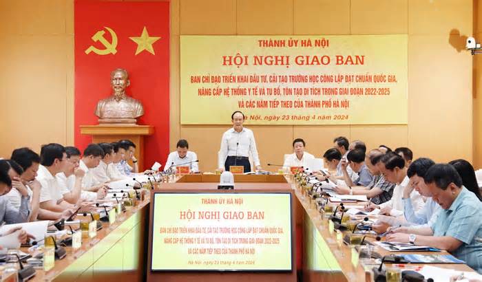 Sĩ số học sinh ở nội thành Hà Nội tăng nhanh gây quá tải