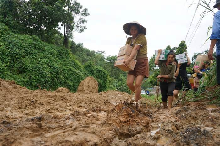 Lào Cai thông báo nhu cầu hỗ trợ người dân từng xã, thị trấn bị bão lũ