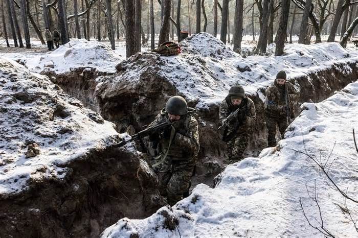 Xung đột Nga-Ukraine: Quân đội hai bên cùng 'khoe' chiến công trên Biển Đen, Báo Anh nói Tổng thống Zelensky cần thành thật về các vấn đề ở mặt trận