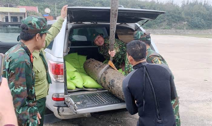 Quảng Bình xử lý, di dời thành công quả bom do ngư dân phát hiện