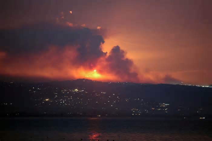 Israel tấn công 'phủ đầu' vào Lebanon, Hezbollah giội loạt tên lửa vào đối phương