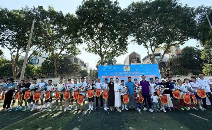 Khai mạc Giải bóng đá công nhân lần thứ 14 tại một doanh nghiệp ở xứ Thanh
