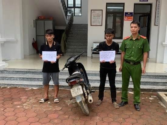 Hà Nội: Vừa trộm xe máy thì gặp tổ tuần tra của Công an