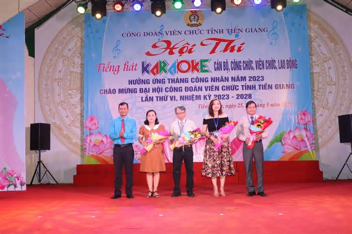 Công đoàn Viên chức Tiền Giang khai mạc hội thi tiếng hát karaoke cho người lao động