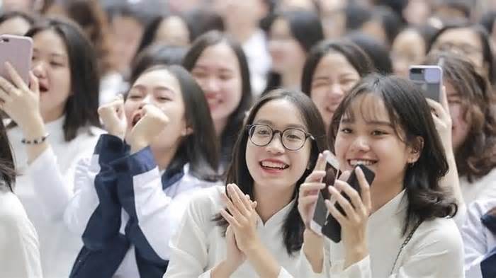 Gần một nửa thí sinh Hà Nội hoàn thành đăng ký thi tốt nghiệp THPT 2024