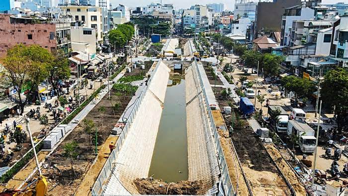 Kênh Hàng Bàng - Dòng kênh đen nay đã xanh màu