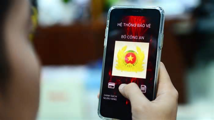 Chủ tịch huyện Nhơn Trạch mất cả trăm tỉ, điện thoại bị tội phạm chiếm quyền?