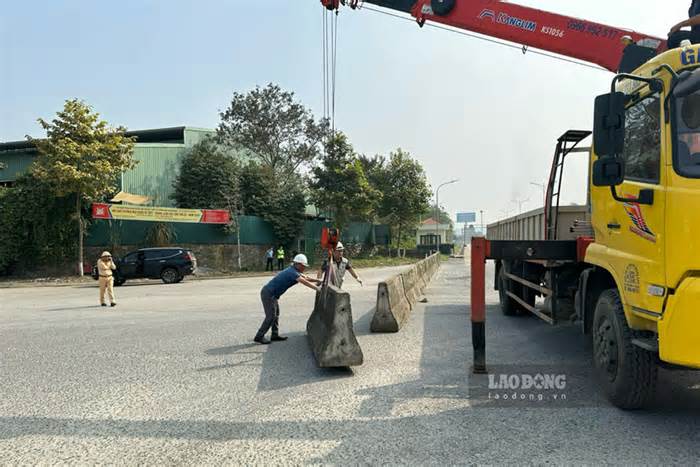 Đóng điểm đấu nối vào cao tốc Nội Bài - Lào Cai sau vụ 4 người đi xe máy tử vong