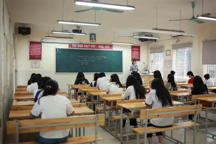 Thi lớp 10 tại Hà Nội: Gần 500 thí sinh bỏ thi môn Ngoại ngữ