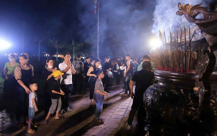 Hàng nghìn du khách về Thái Bình dự khai hội chùa Keo mùa thu 2023