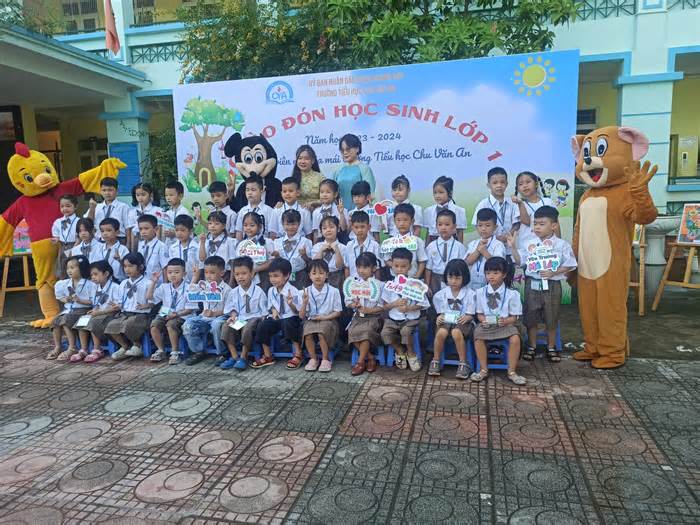 Hà Nội: Các trường tổ chức đón học sinh đầu cấp tựu trường sớm