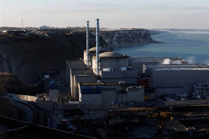 Pháp: Phát hiện vết nứt trong ống làm lạnh của nhà máy điện hạt nhân