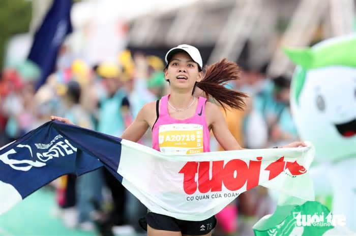 Kỷ lục gia marathon Việt Nam thống trị GreenUP Marathon 2024