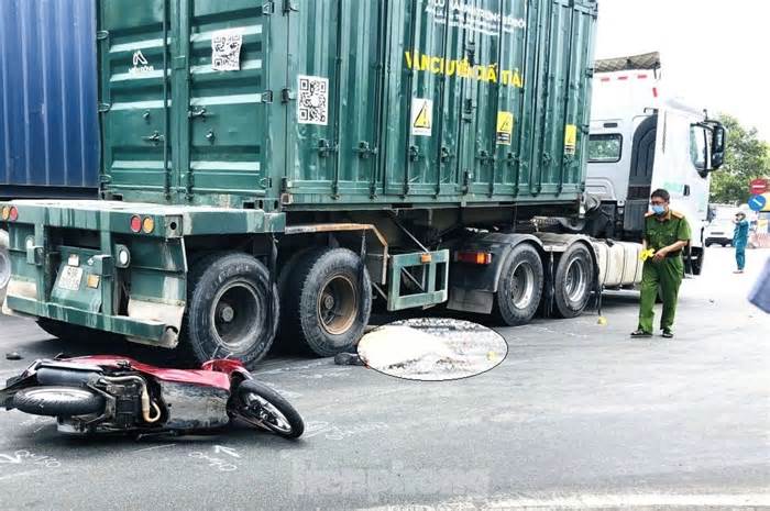 Nam thanh niên tử vong dưới gầm xe container sau khi đi xin việc