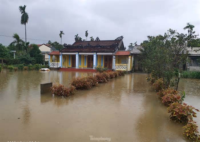 TT-Huế phát cảnh báo khẩn loạt vị trí có nguy cơ lũ quét, sạt lở do mưa lớn kéo dài