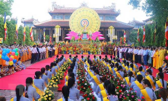 Phản bác luận điệu xuyên tạc tình hình tự do tôn giáo ở Việt Nam