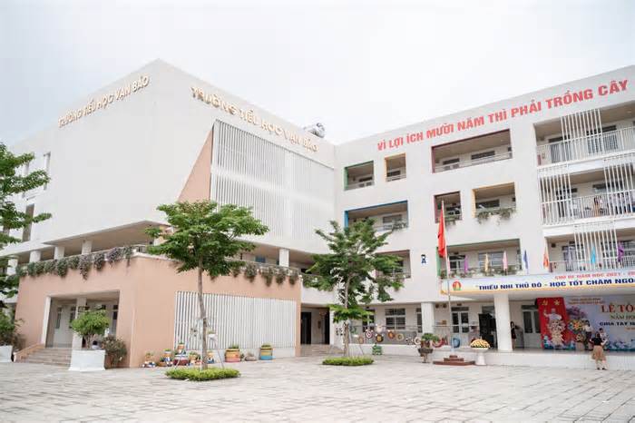Hà Nội: Lý giải vụ “vỡ trận” trường điểm tiểu học Vạn Bảo tại Hà Đông