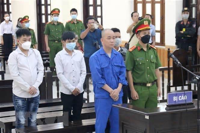 Bình Thuận: Tuyên án tài xế dùng xe ôtô tông chết người