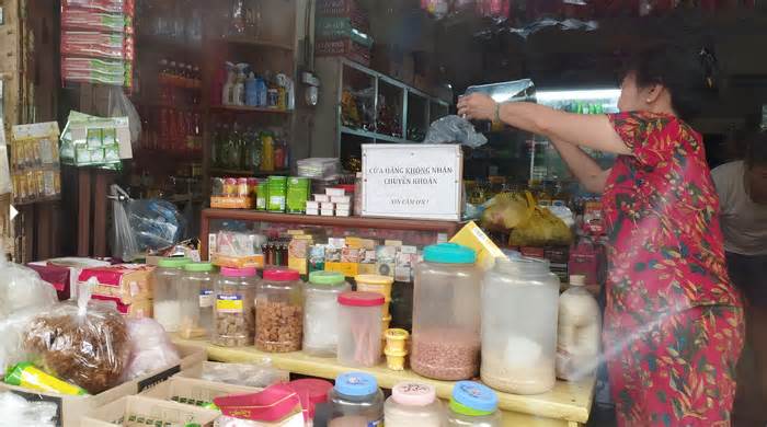 Nhiều hàng quán bất ngờ không nhận chuyển khoản