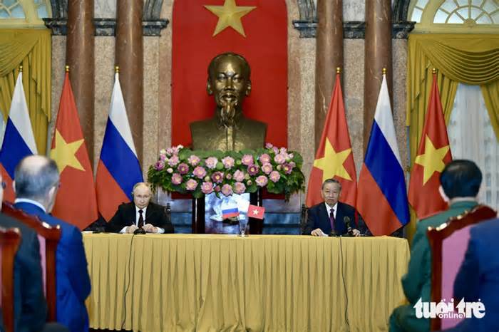 Việt Nam, Nga ký 11 văn kiện hợp tác trong chuyến thăm của Tổng thống Putin