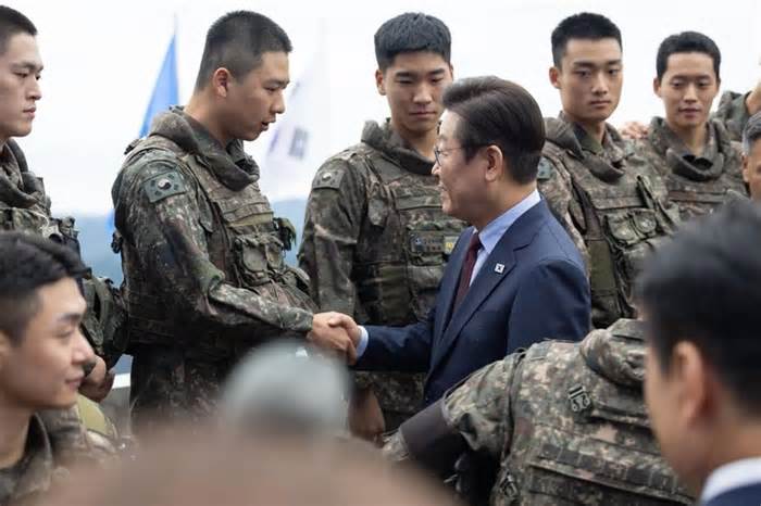 Hàn Quốc thiếu binh sĩ trầm trọng, chật vật duy trì sức mạnh quân sự trước Triều Tiên