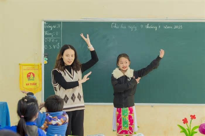 Gần 300 giáo viên Hà Nội dạy trực tuyến tiếng Anh cho Yên Bái