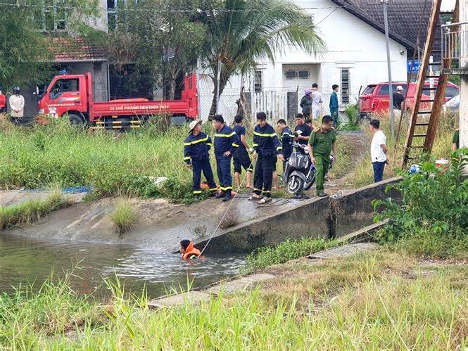 Tìm thấy thiếu niên mất tích dưới kênh nước ở Bình Dương