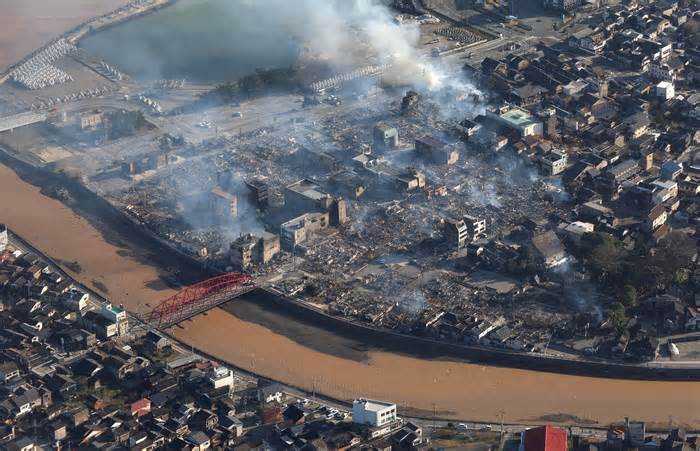 Khung cảnh điêu tàn ở Nhật sau trận động đất mạnh