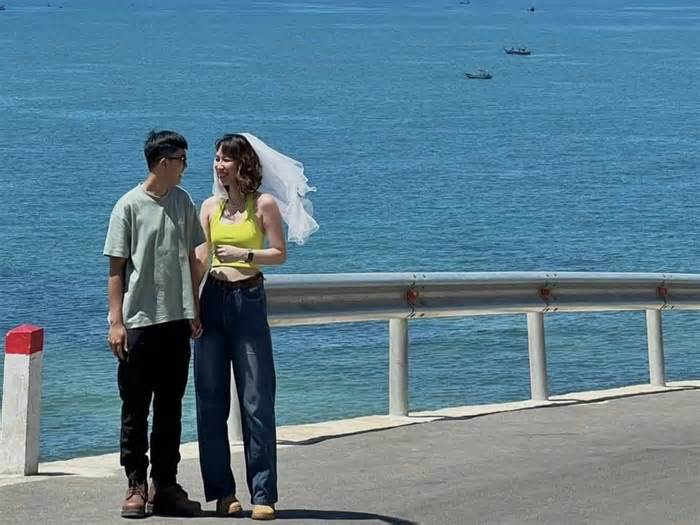 Phượt xuyên Việt cùng bạn trai, cô gái TP.HCM bất ngờ nhận lời cầu hôn