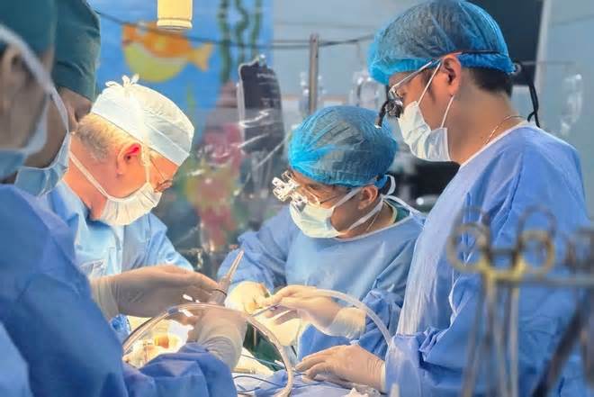 Lần đầu ghép gan cứu trẻ mắc ung thư biểu mô tế bào gan tại khu vực phía Nam