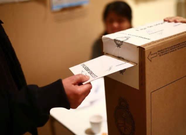 Cử tri Argentina bắt đầu đi bỏ phiếu bầu cử tổng thống