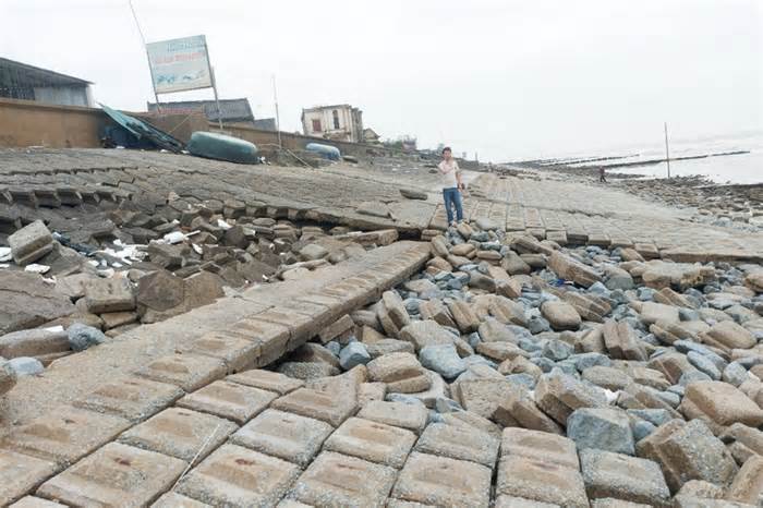 Sạt lở kè biển Cẩm Nhượng, 5000 dân có nguy cơ bị ảnh hưởng
