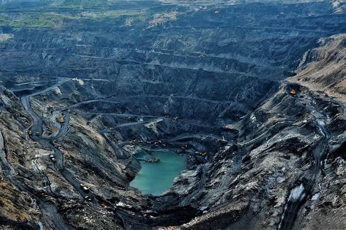 Sáp nhập mỏ than lộ thiên sâu nhất Đông Nam Á tại Quảng Ninh