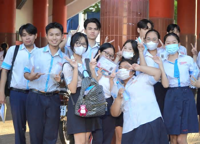 Điểm chuẩn Trường đại học Ngoại ngữ tin học TPHCM từ 15 đến 21,5 điểm