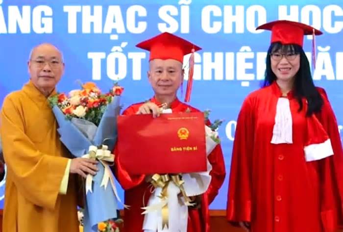 Yêu cầu ĐH Luật báo cáo việc ông Thích Chân Quang nhận bằng tiến sĩ trong 2 năm