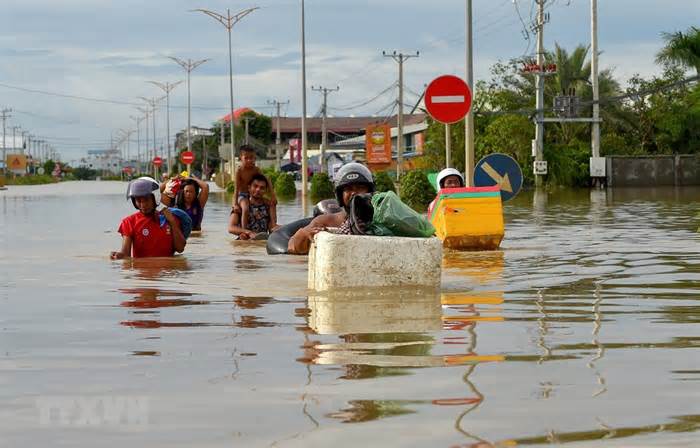 Thủ tướng Campuchia yêu cầu các địa phương quan tâm cứu trợ người dân